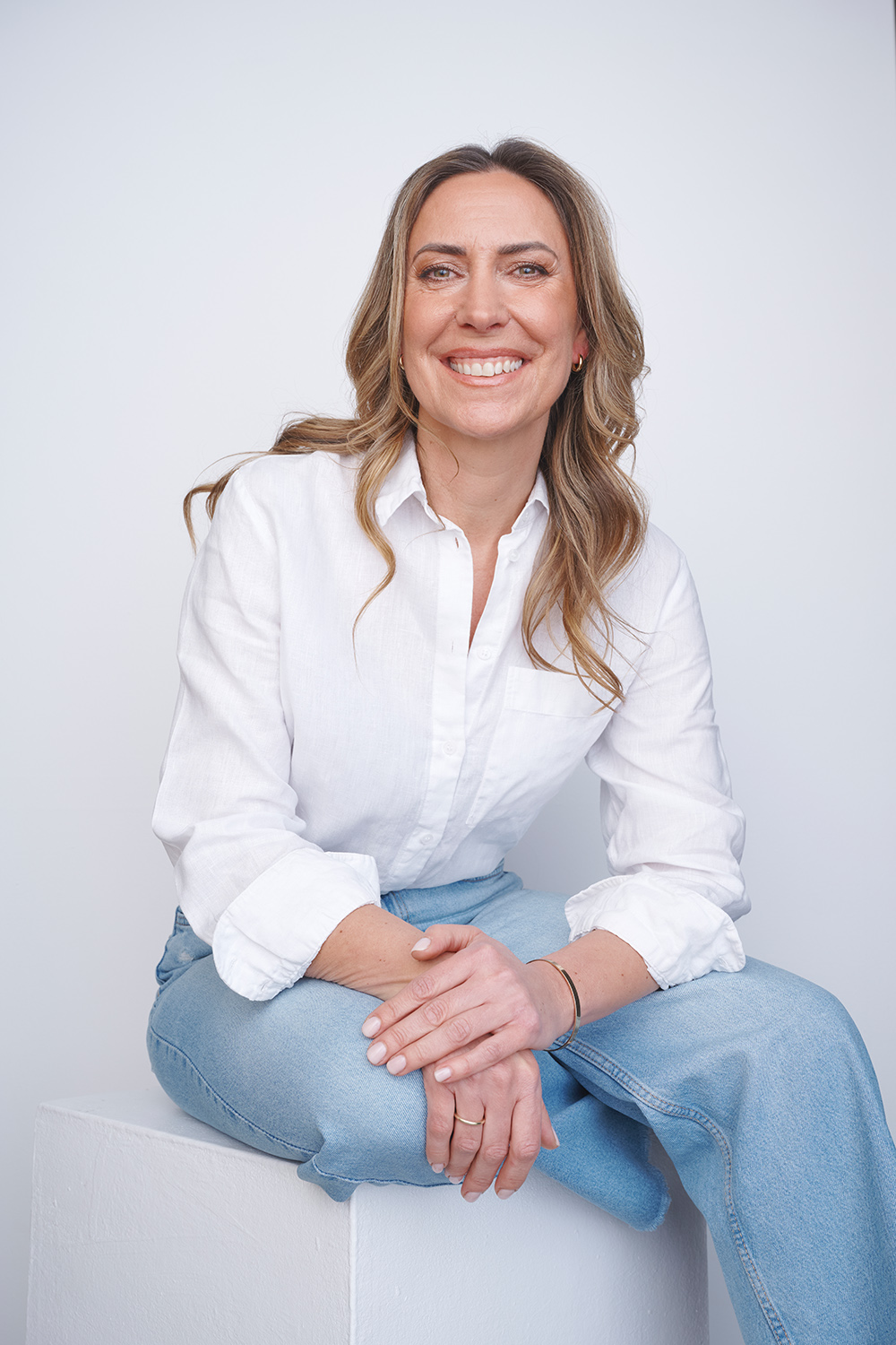 Portrait der Interior Designerin Larissa Kortegast, Expertin für individuelle Wohnkonzepte.